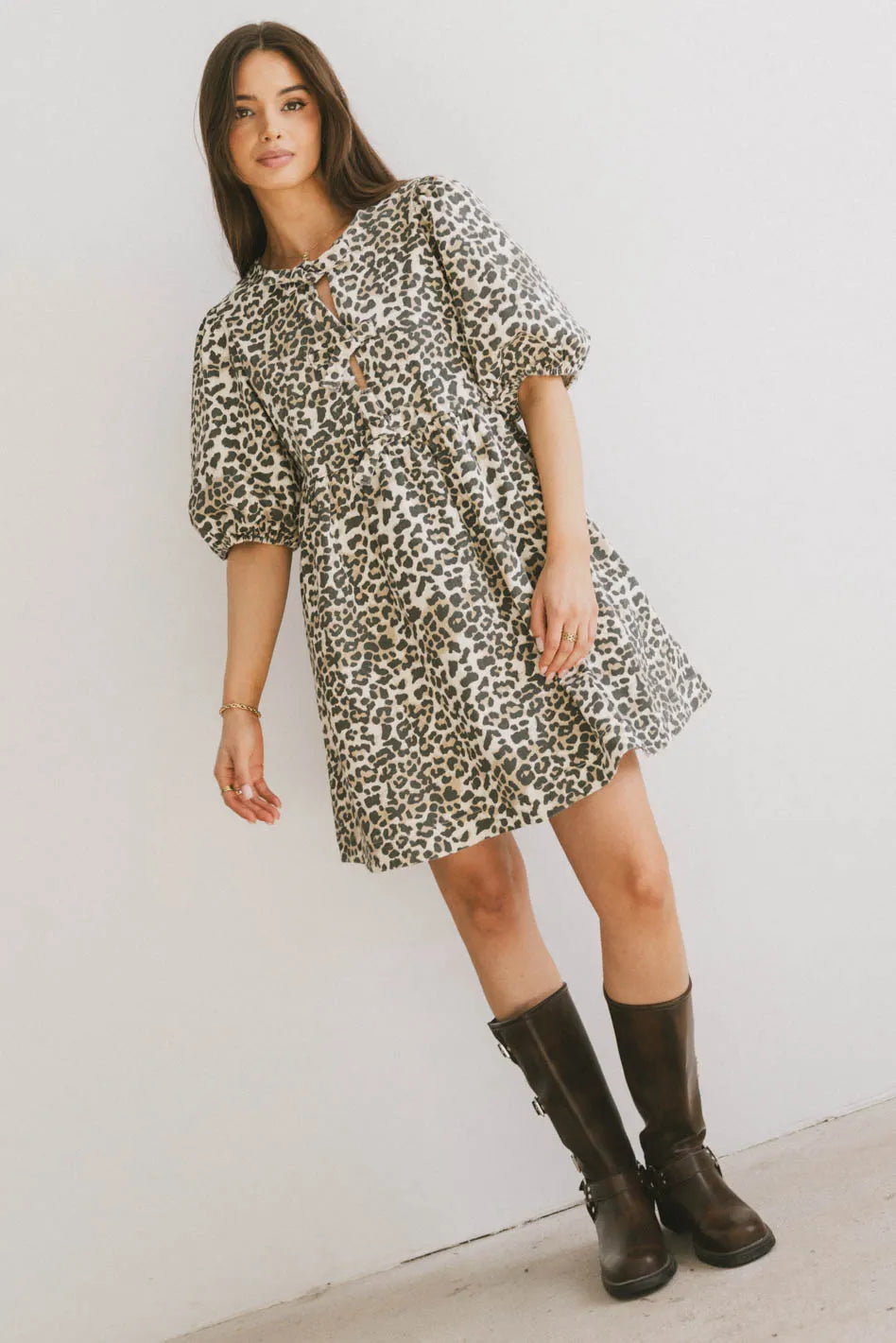 Short sleeves dress in leopard print