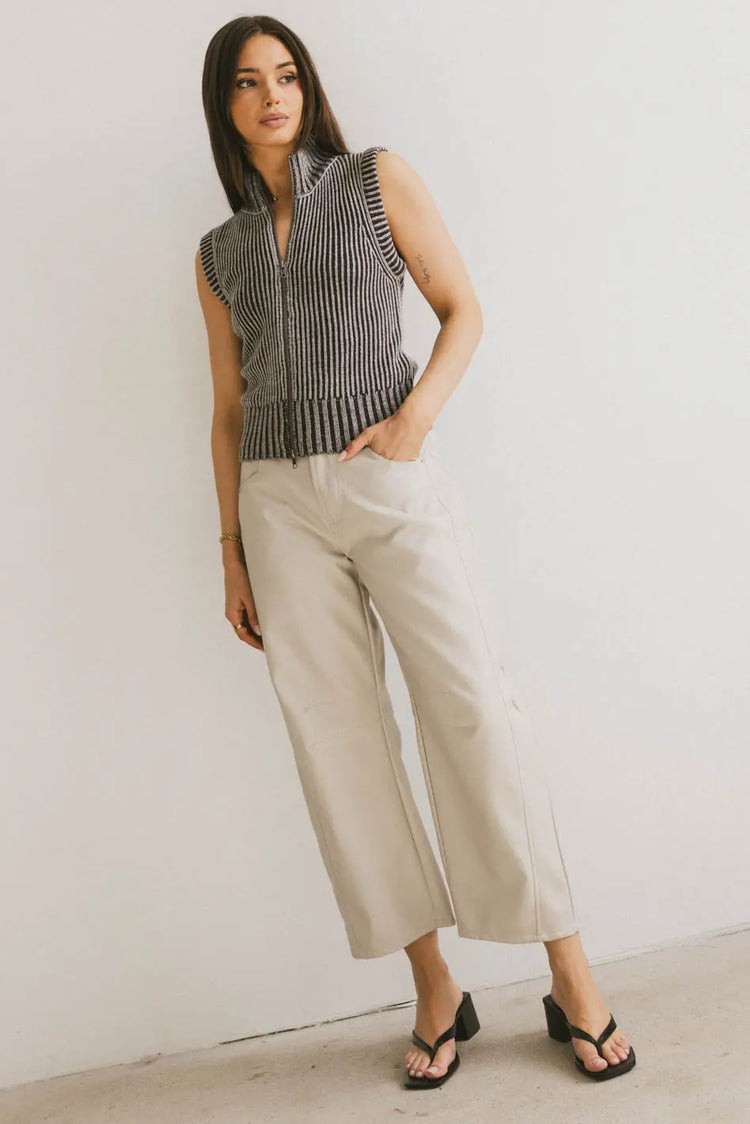 Two hand pockets pants in taupe