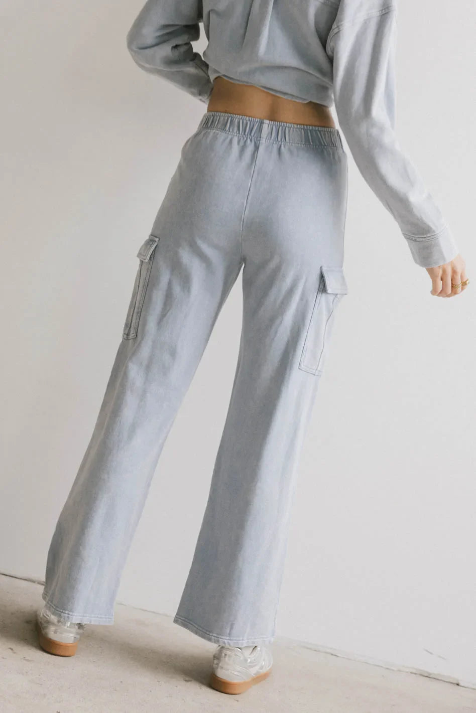 Plain color sweatpants in blue