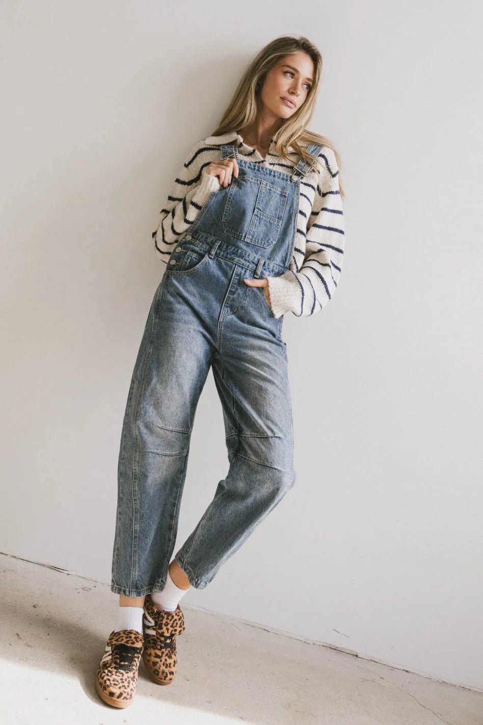 Two hand pockets overall in denim