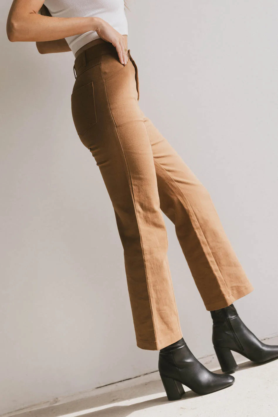 Pants in camel
