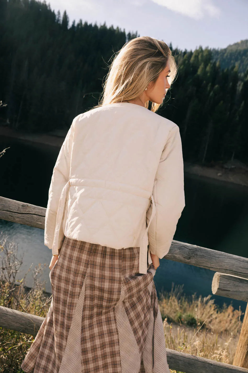 Plain color jacket in natural