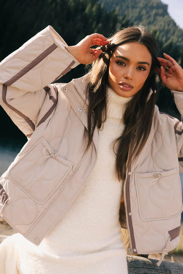 Two hand pockets jacket in beige