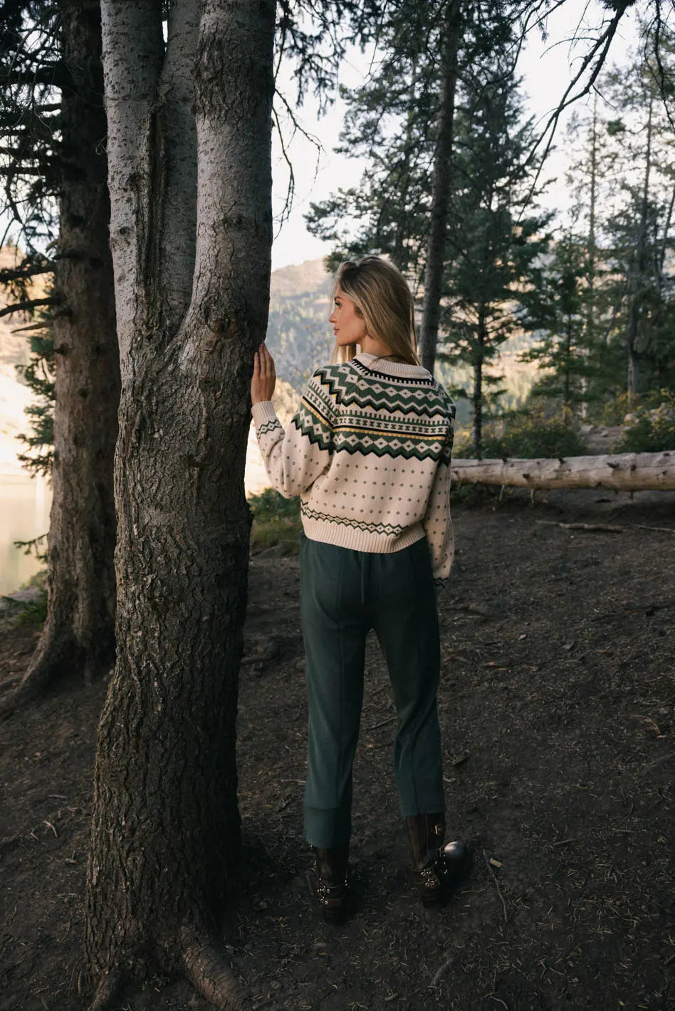 Plain color pants in hunter green