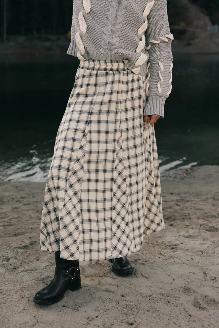 Plaid skirt in black