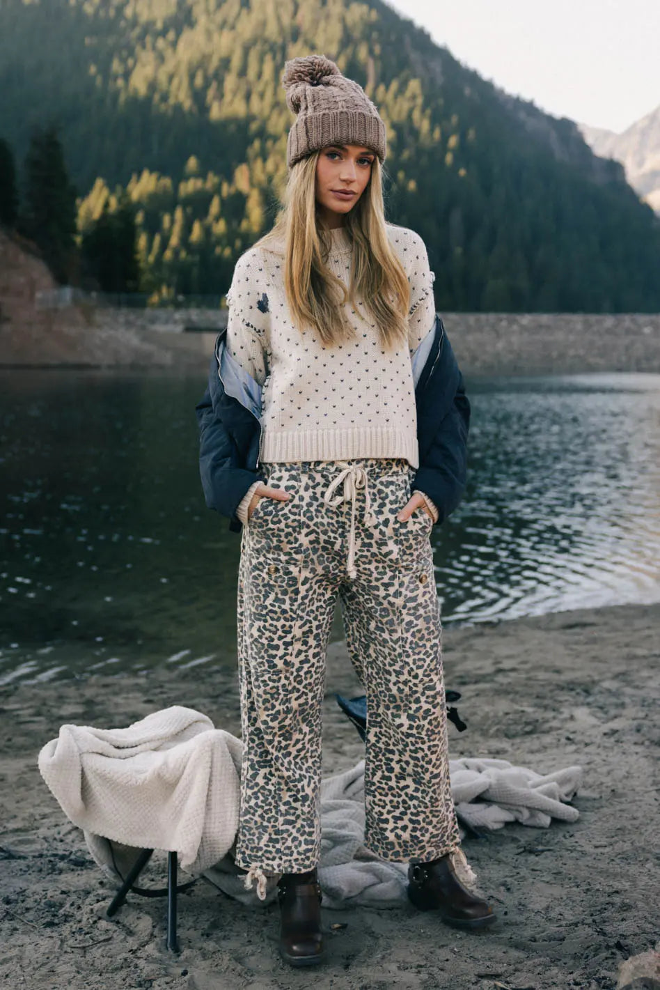 Wide leg pants in leopard print