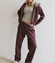 Pants in burgundy