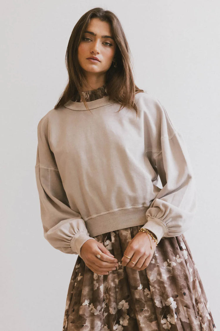 Round neck sweater in tan