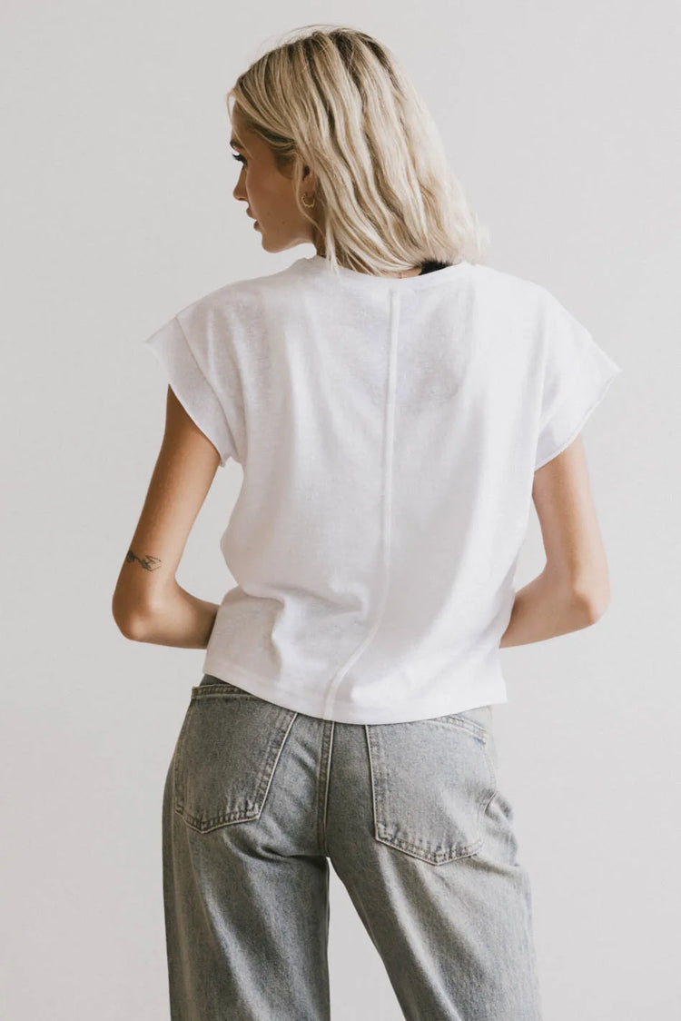 Plain color basic top in white