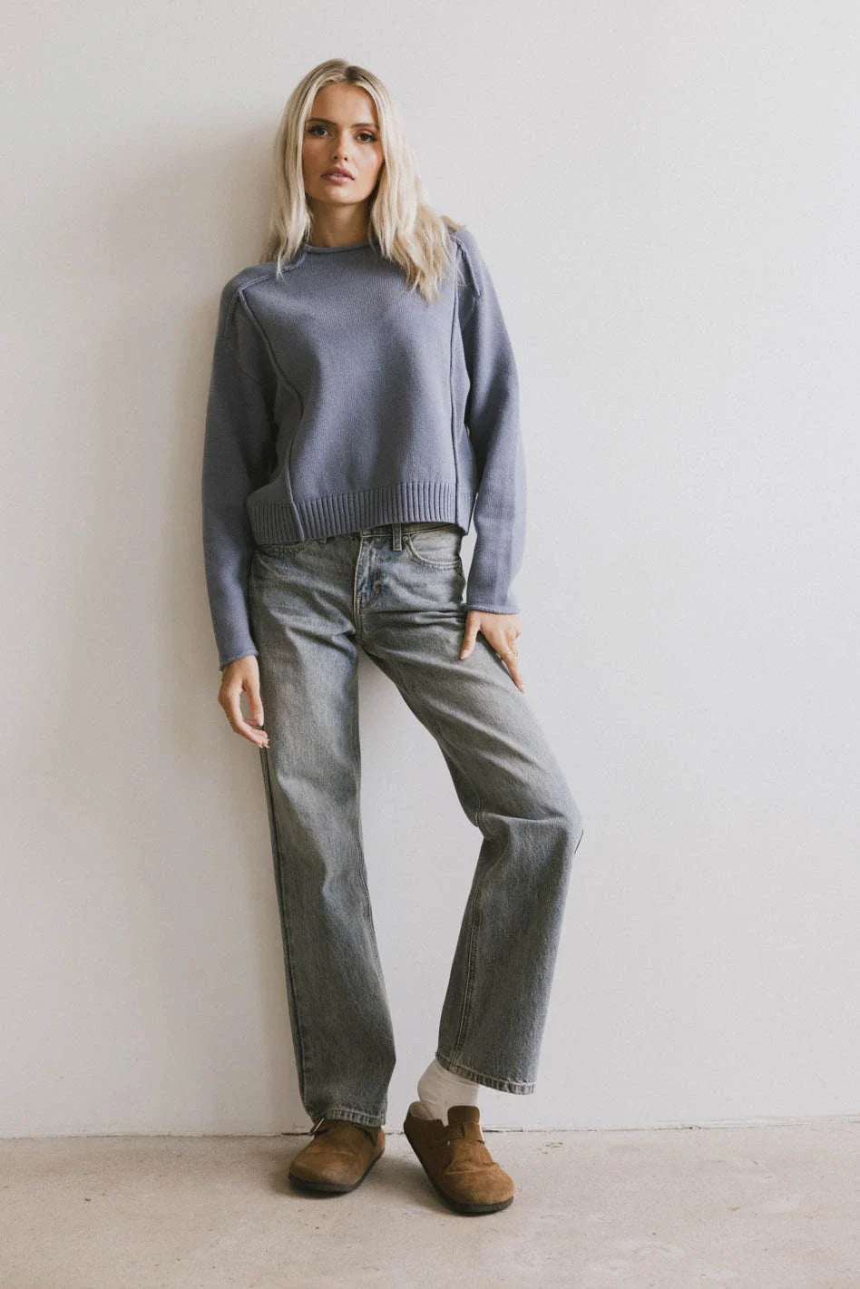 Round neck sweater in blue
