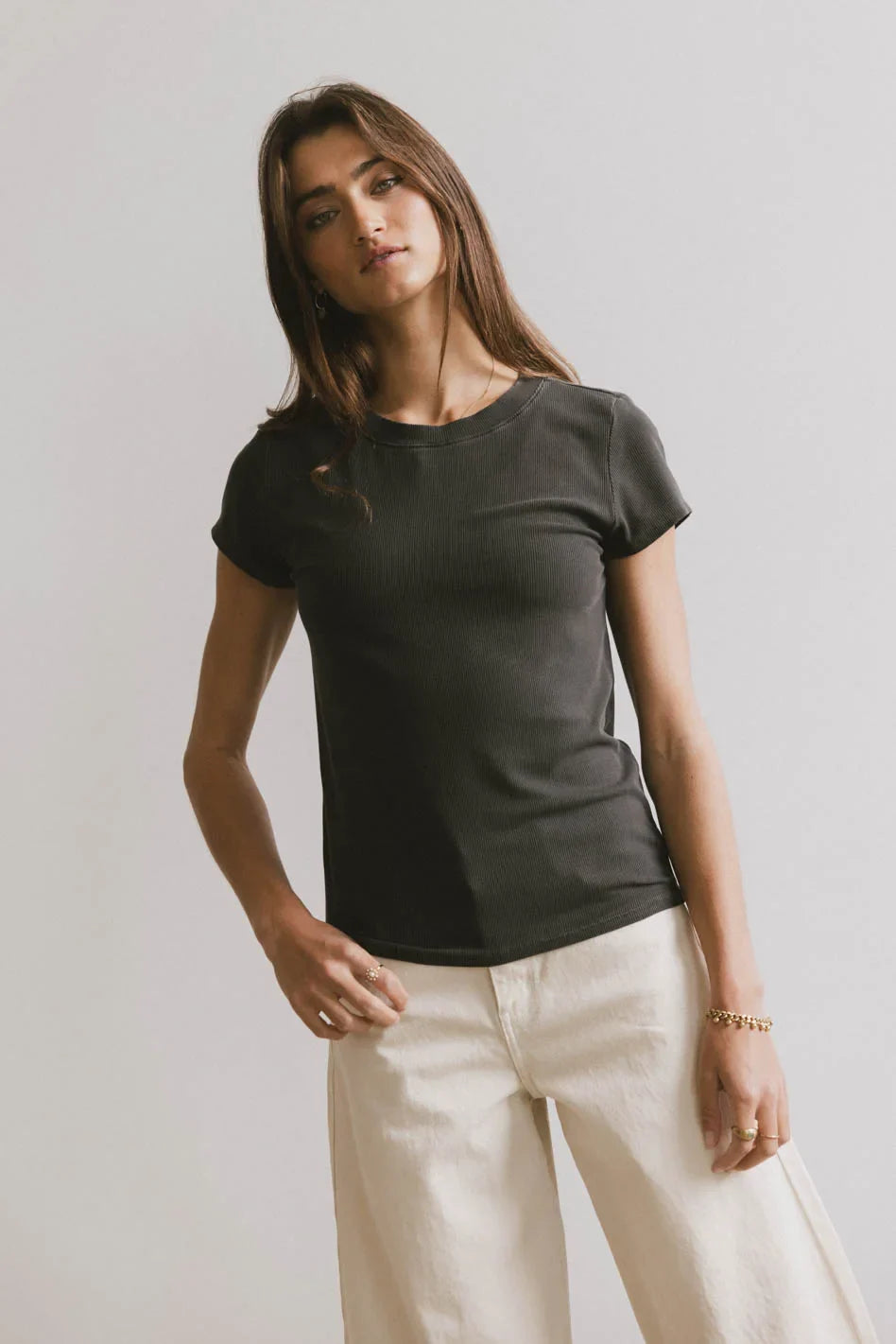 Round neck basic top in grey