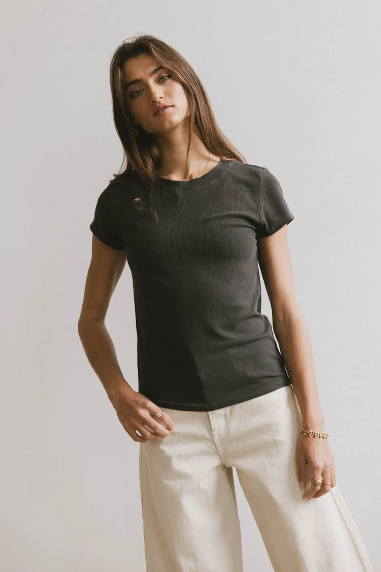 Round neck basic top in grey