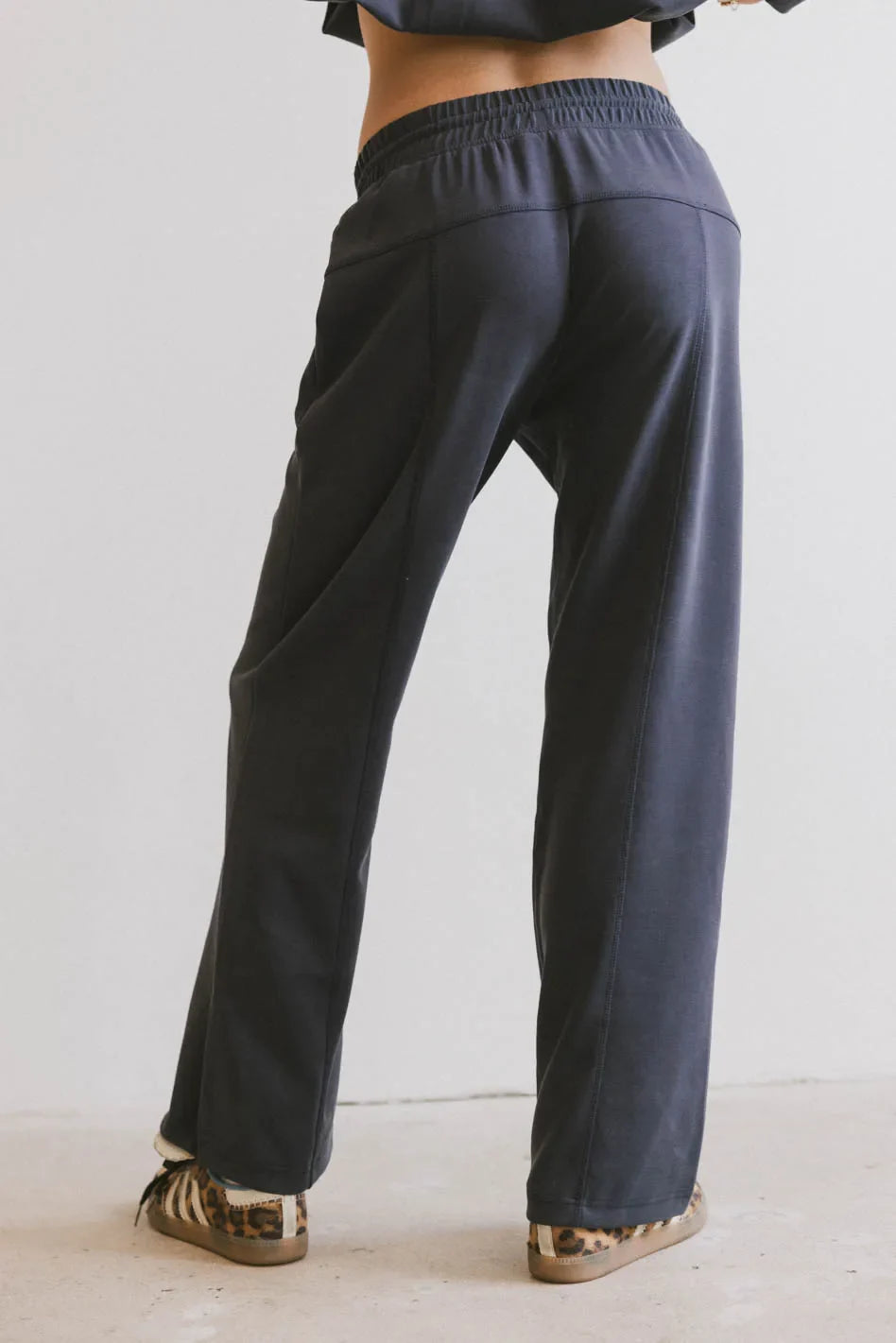 Plain color pants in navy