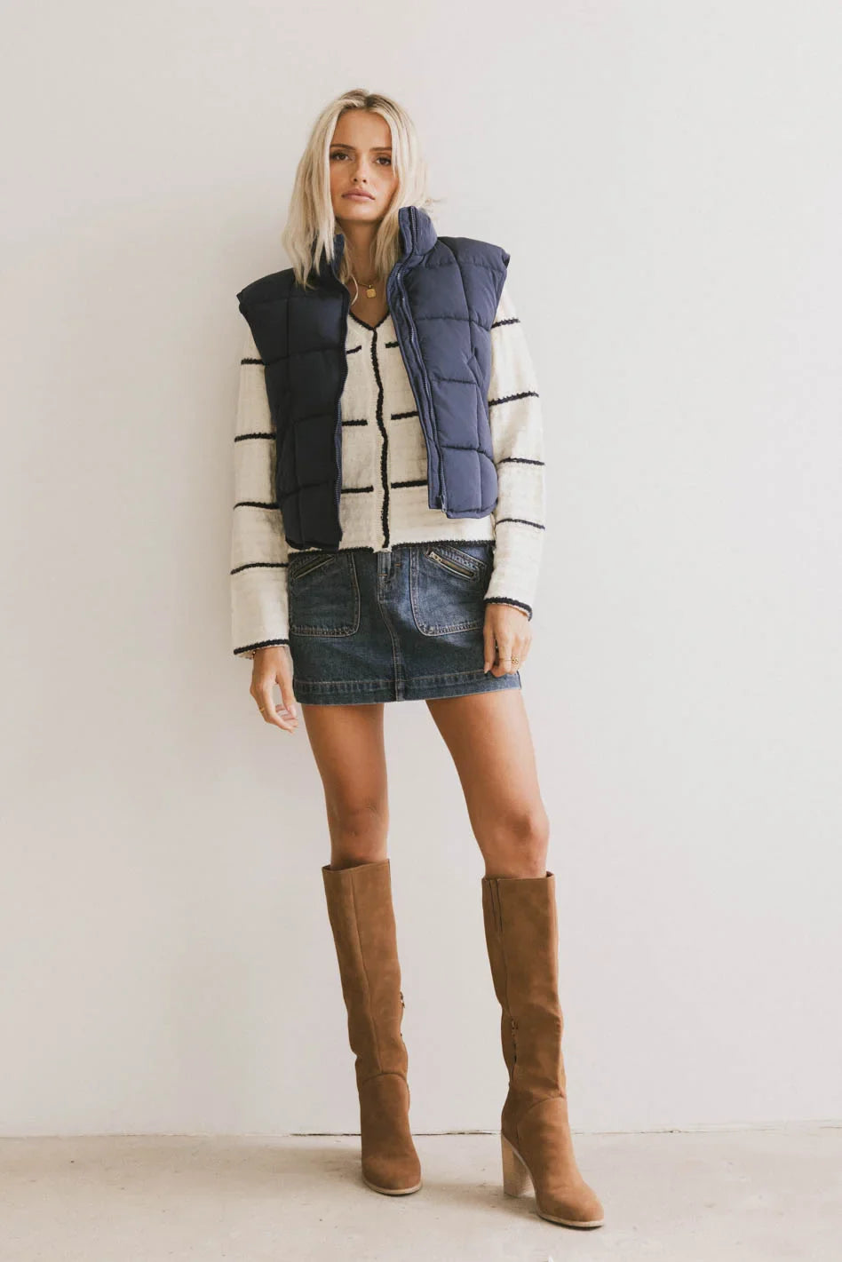 Puffy vest in navy