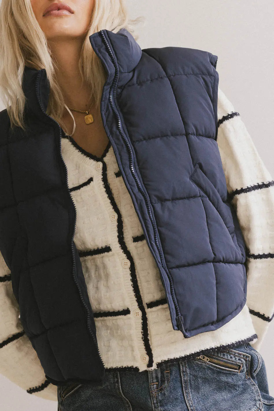Zip up vest in navy