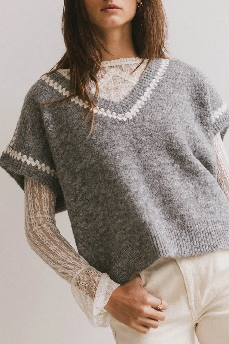 V-Neck top in grey