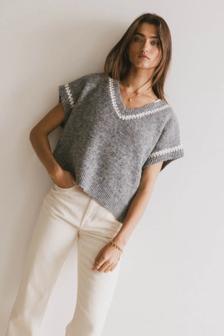 Knit vest in grey
