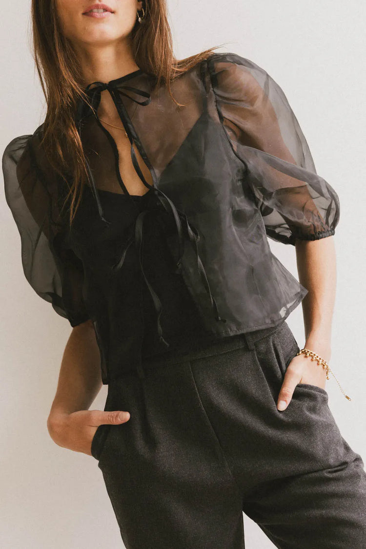 Puff sleeves blouse in black