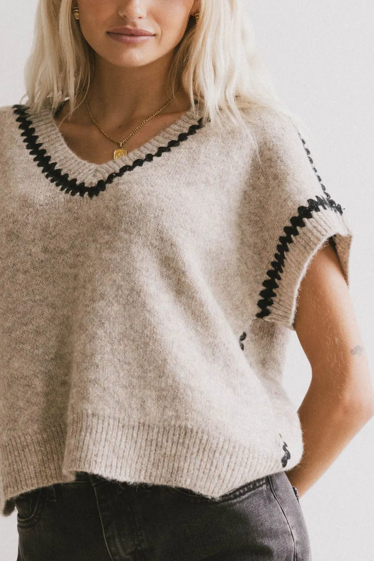 Vest in black and oatmeal