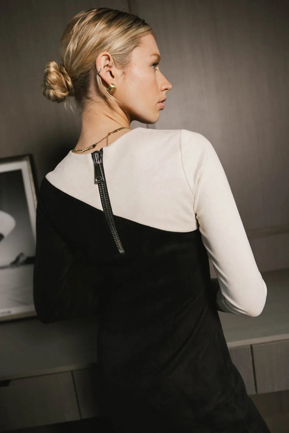 Back zipper dress in black
