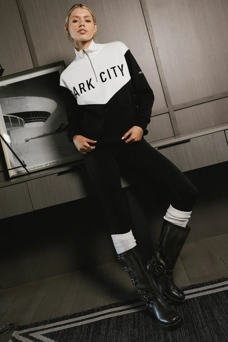 Sweatshirt in two colors