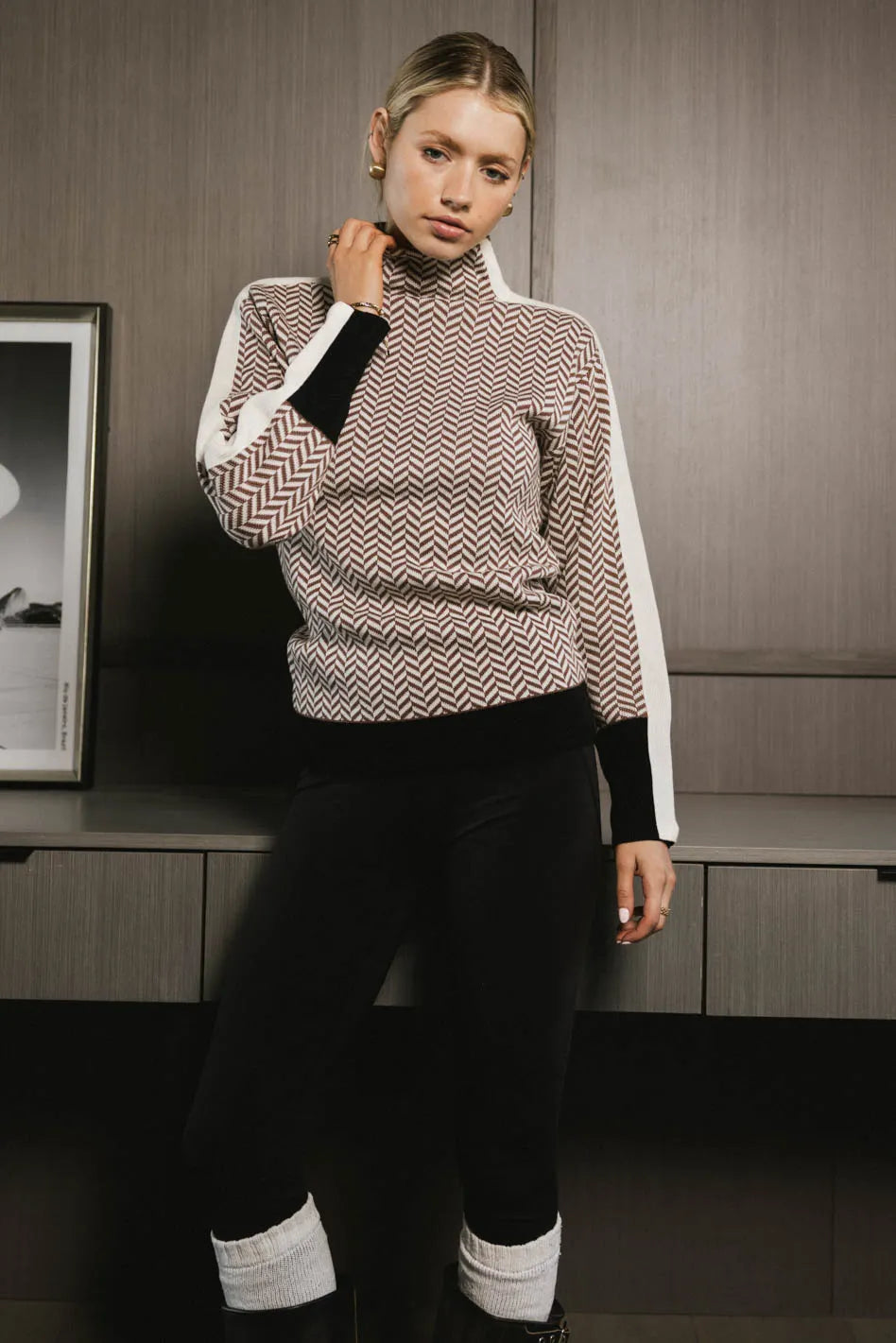 Long sleeves mock neck