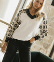 V-Neck top in white
