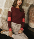 Round neck to in burgundy