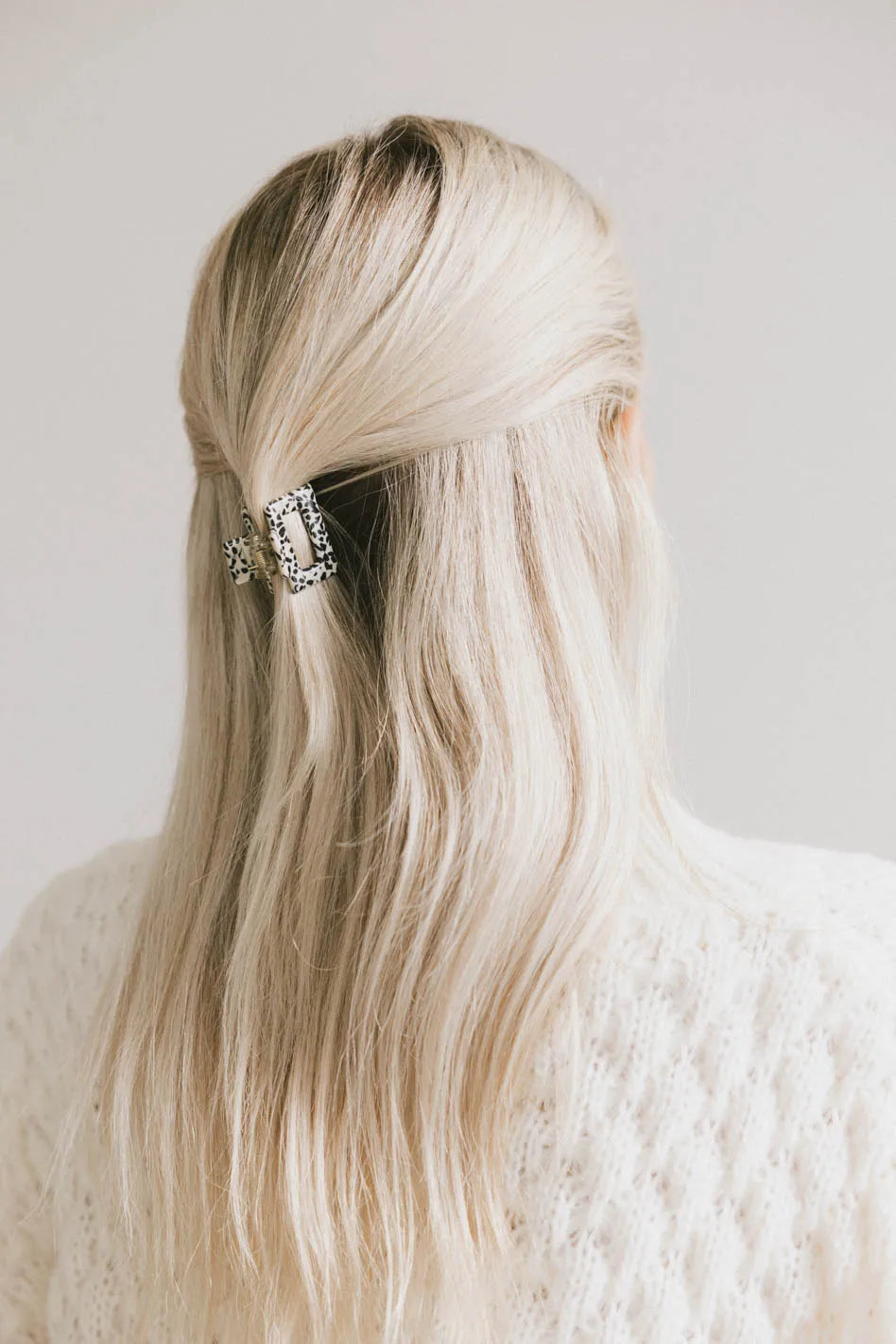 Mini Cutout Claw Clip in Snow Leopard