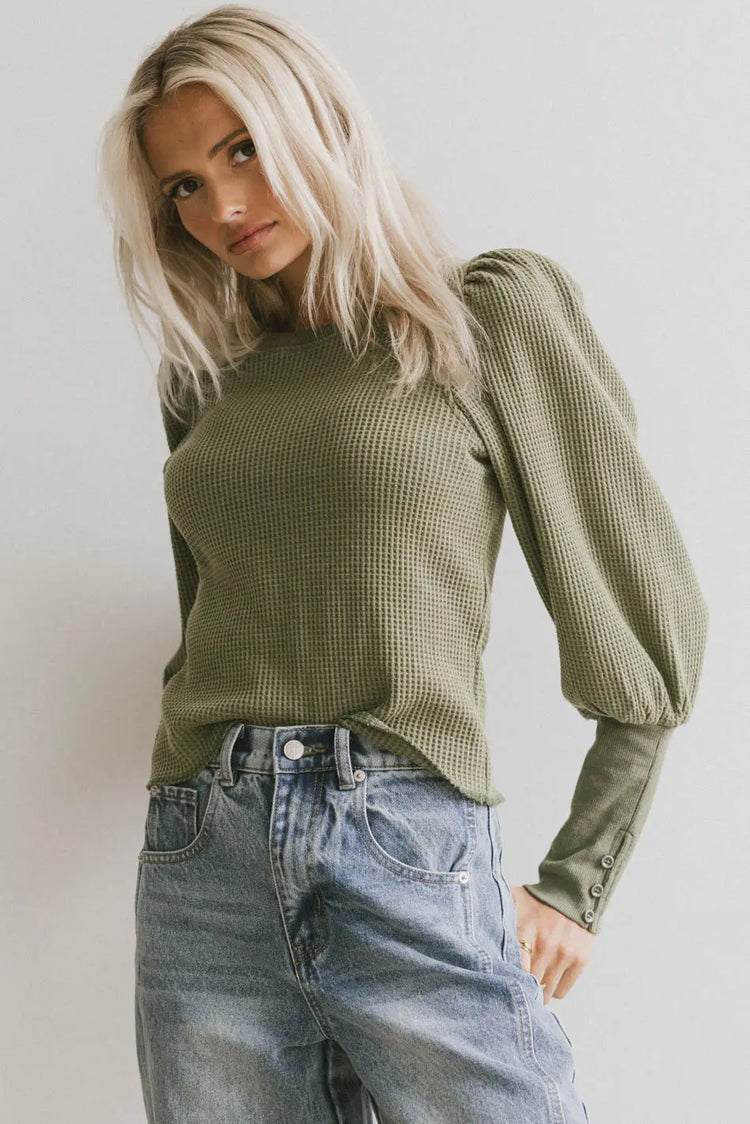 Puff sleeves top in olive