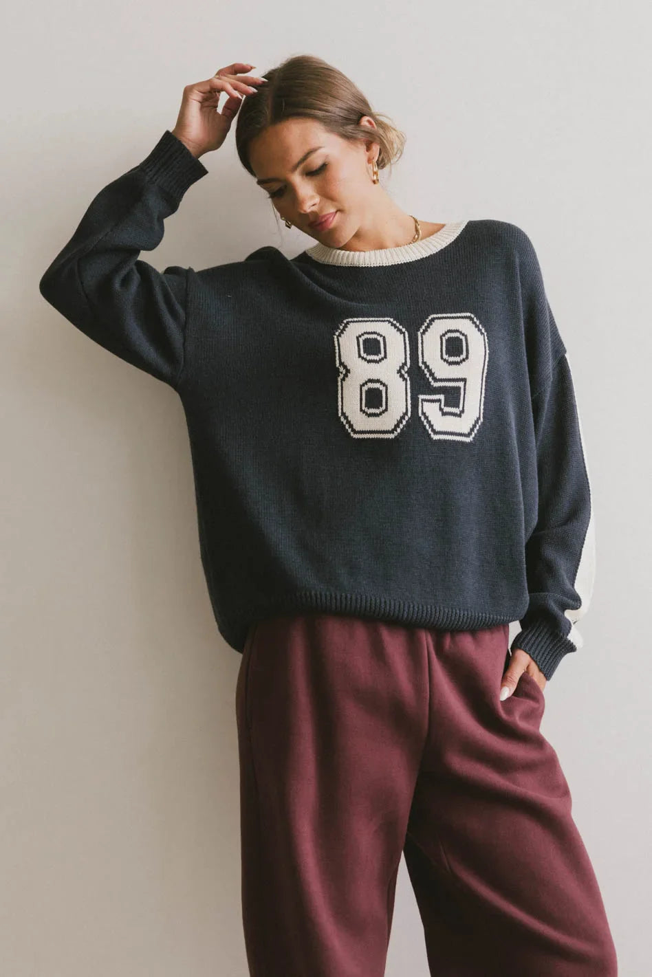 Round neck sweater in navy