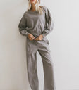 Sweatshirt in grey paired with a grey bottom