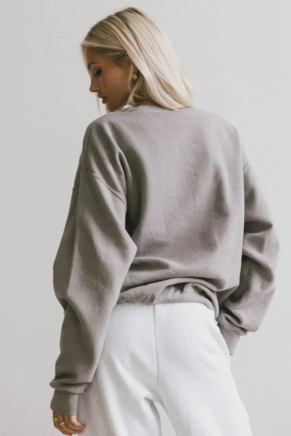 Plain color to pin grey