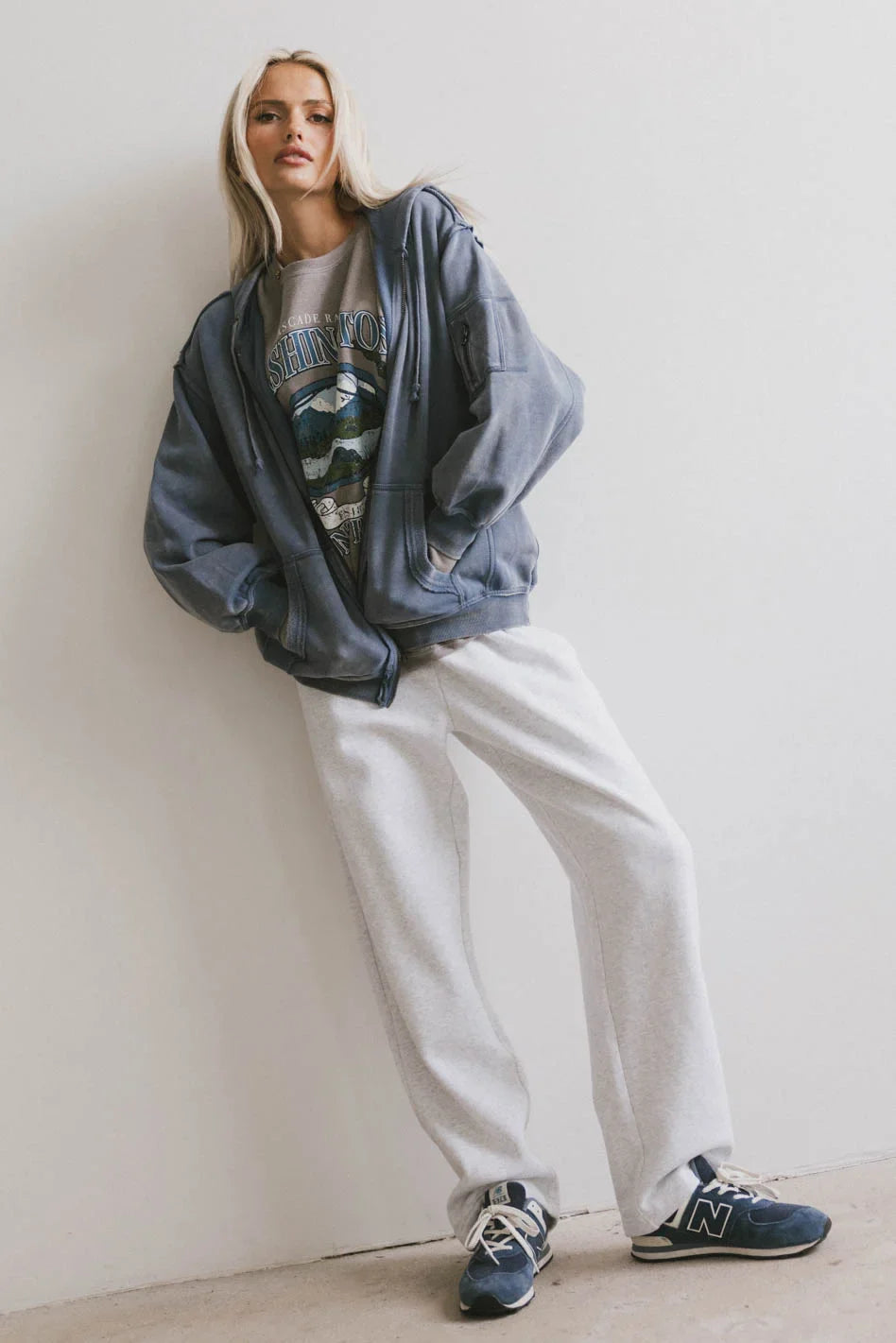 Two hand pockets hoodie in blue