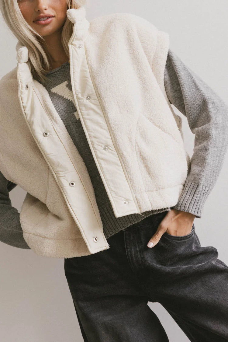 Sleeveless vest in cream