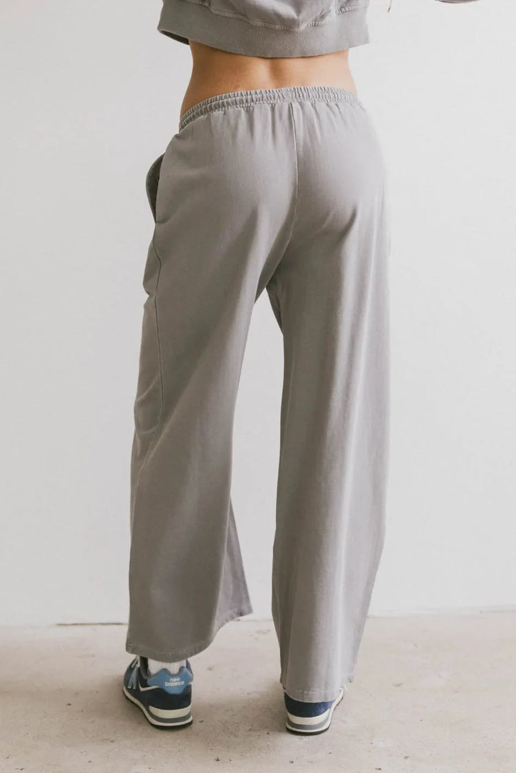 Plain color pants in grey