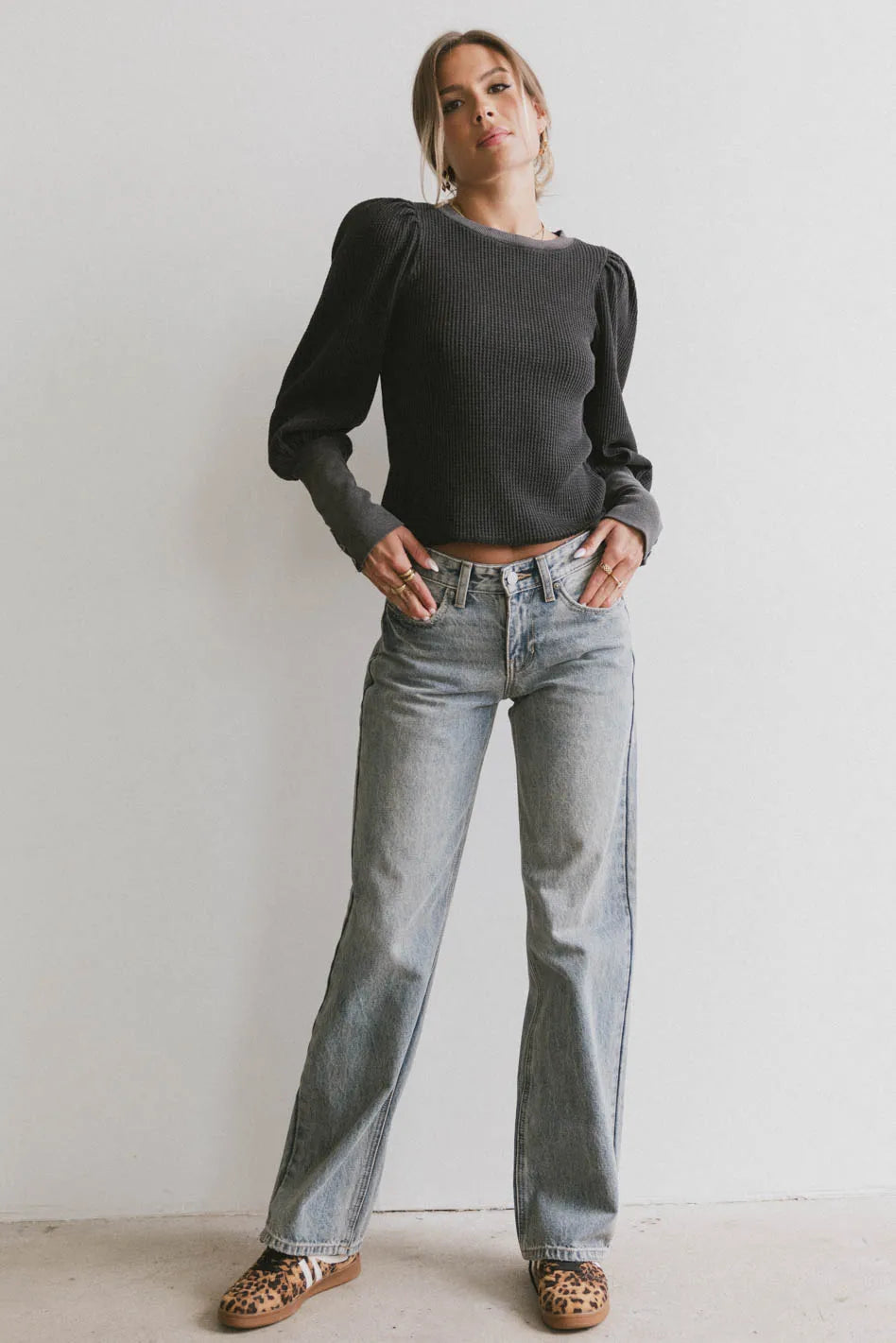 Round neck waffle top in black
