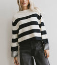 Round neck sweater in black