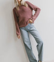Round neck sweater in red
