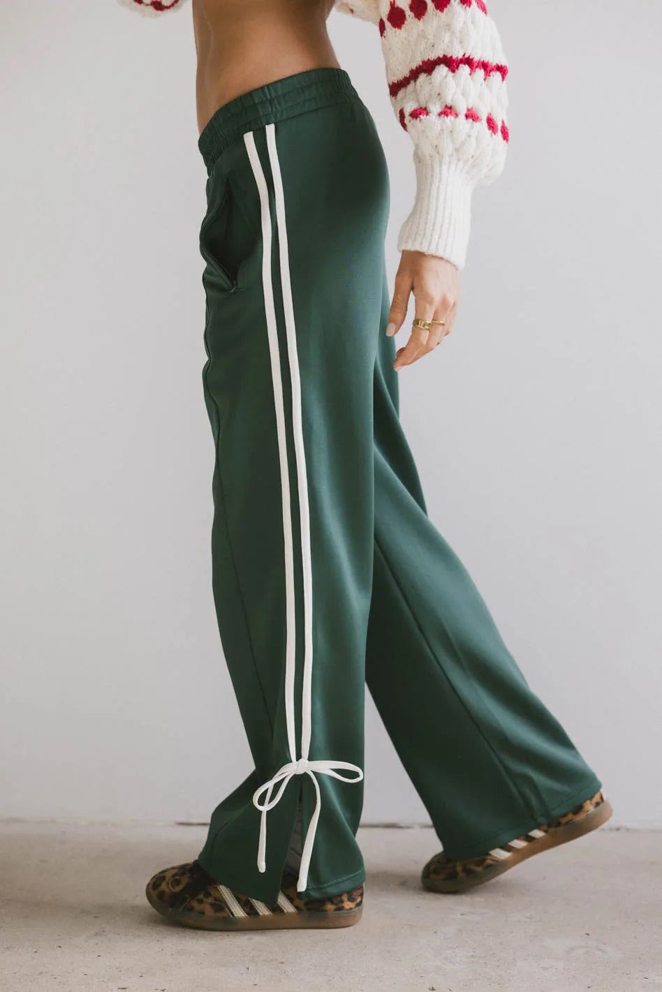 Side striped pants in green