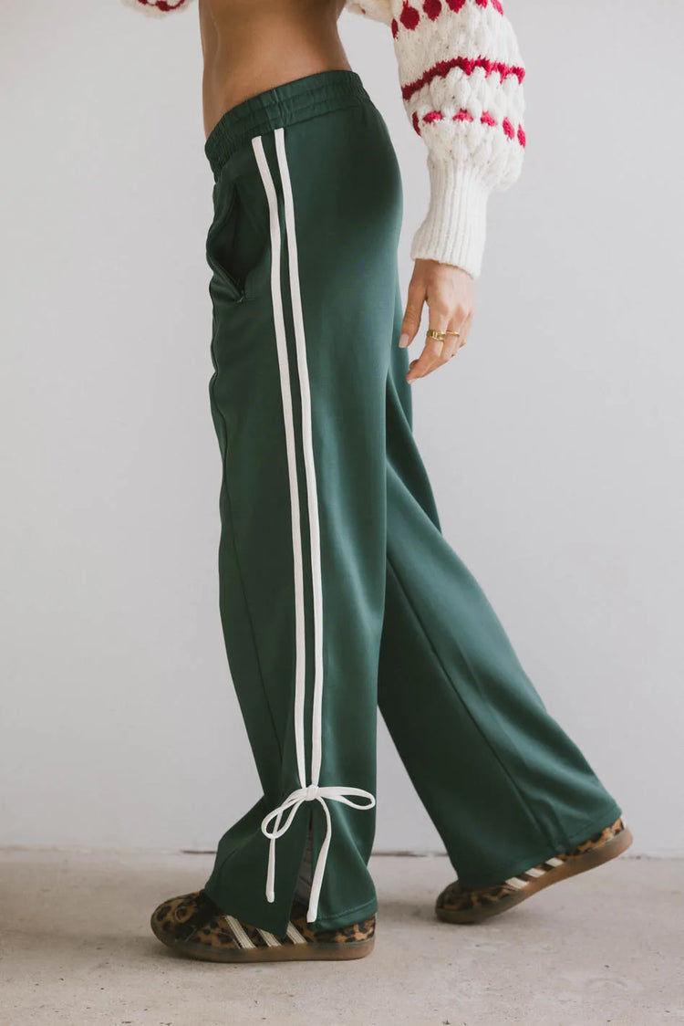 Side striped pants in green