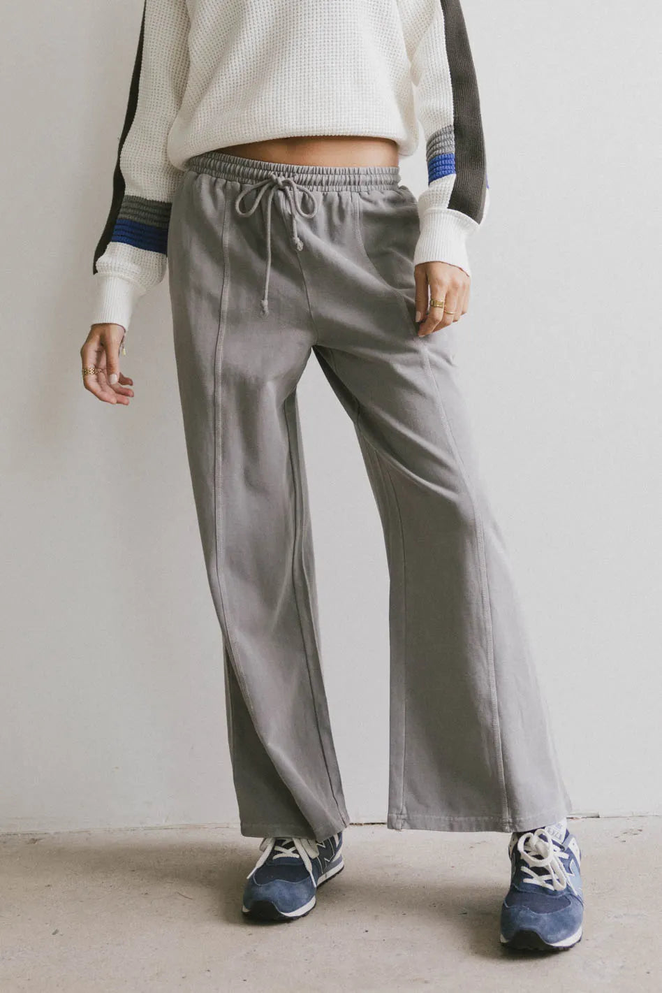 Elastic waist pant in grey