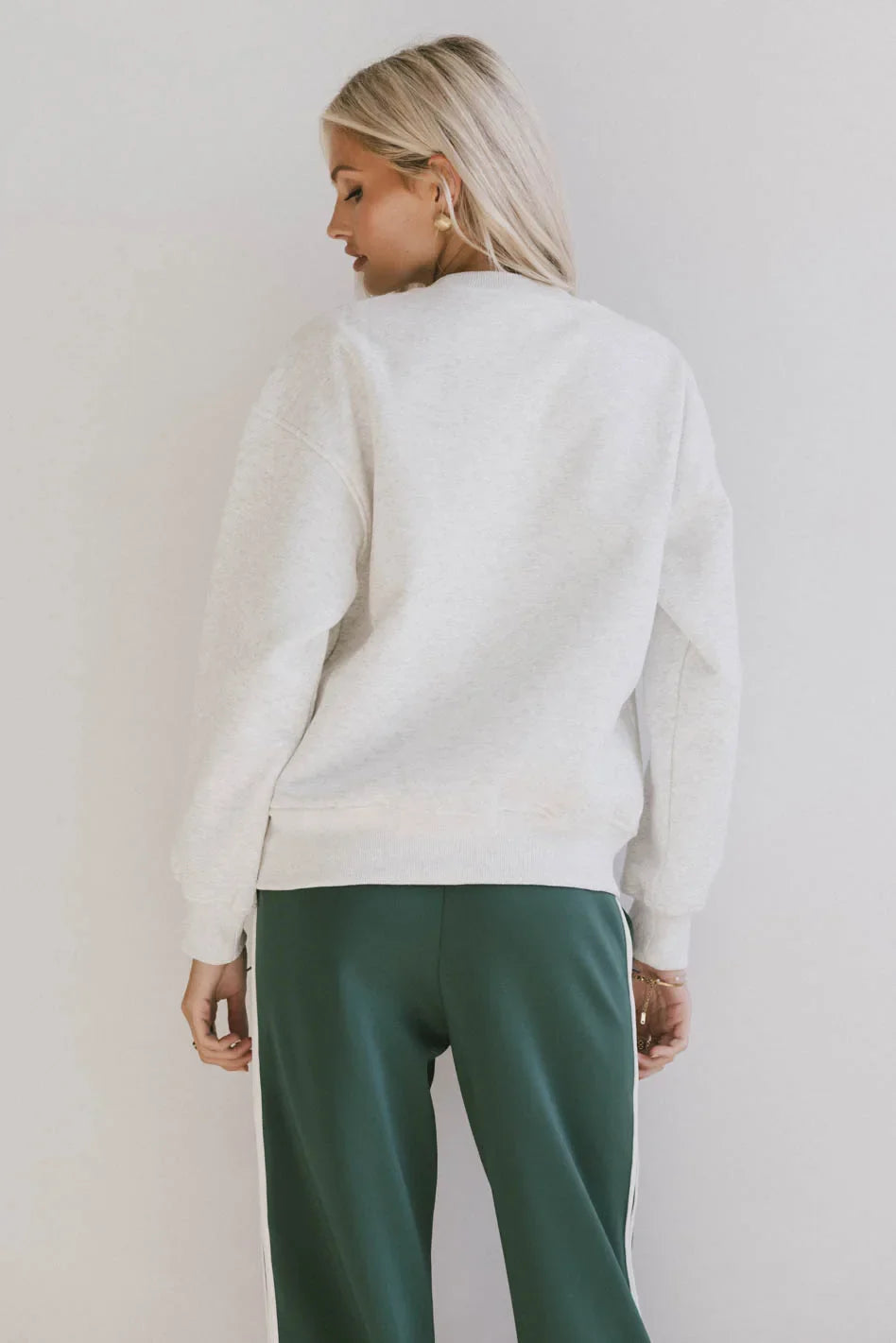 Plain color crewneck in light grey