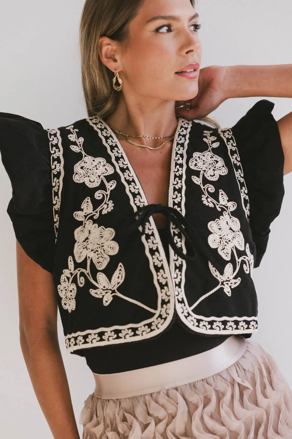 Front tie vest in black