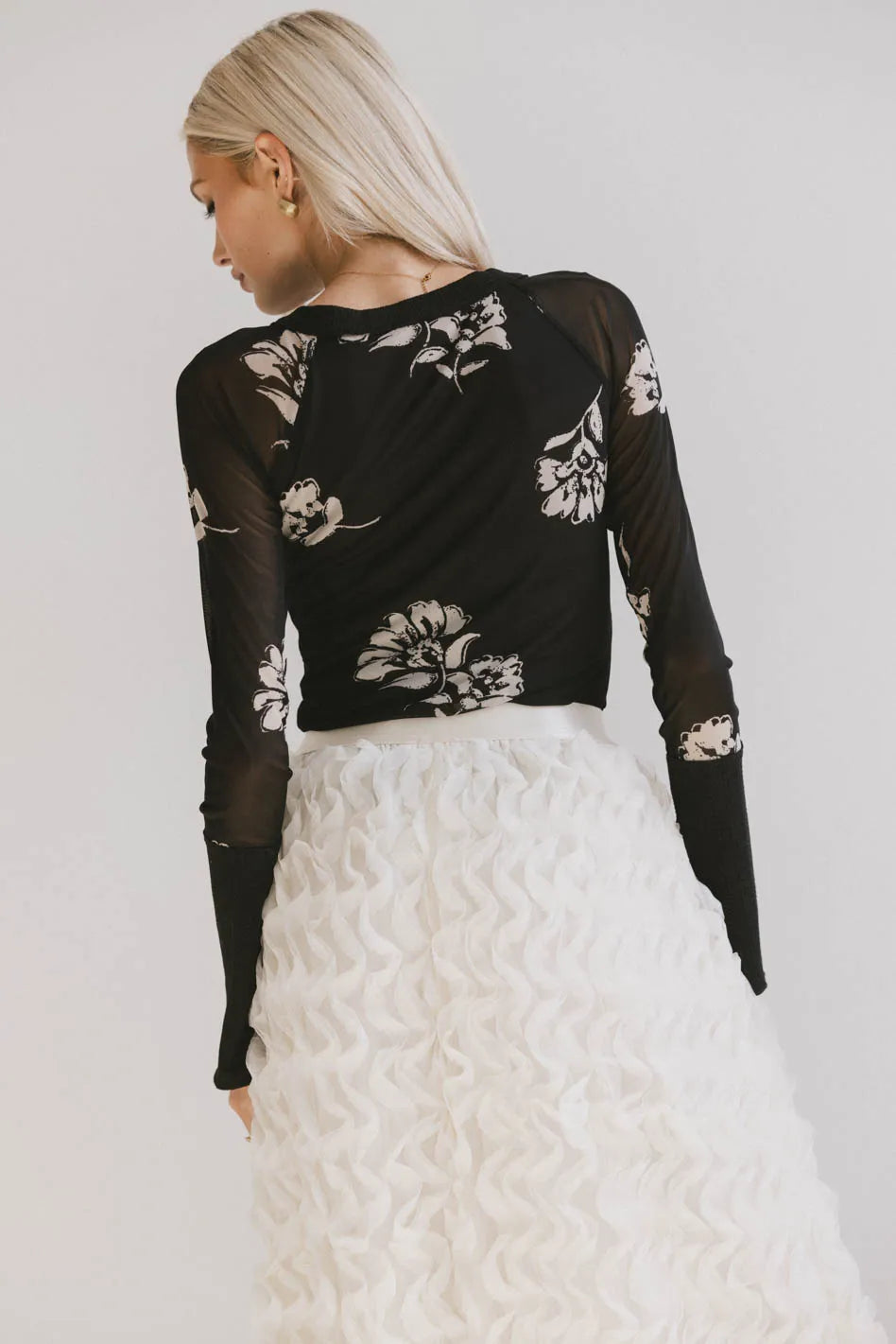 Floral top in black