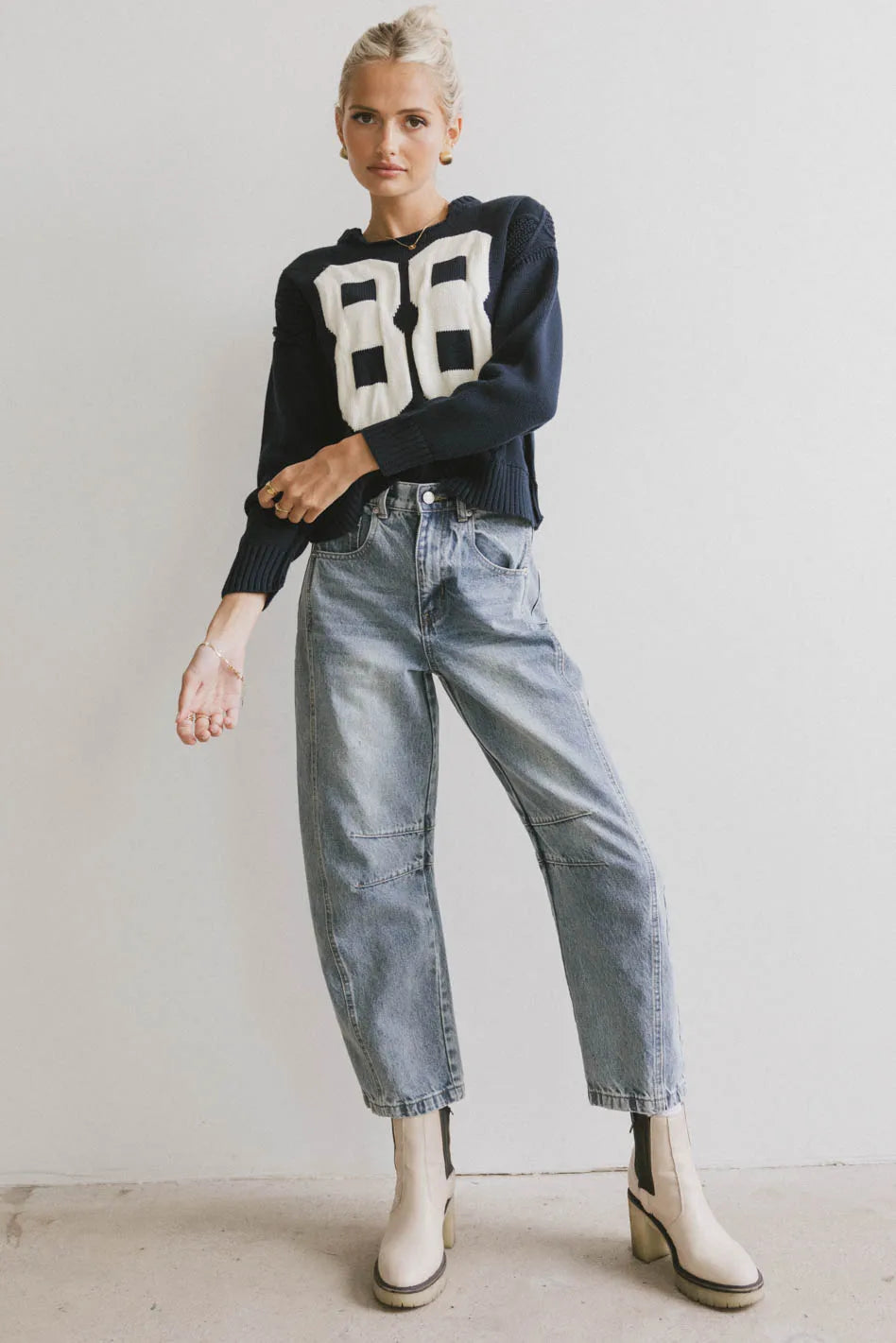 Two hand pockets denim in medium wash