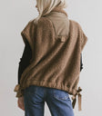 Plain color vest in brown
