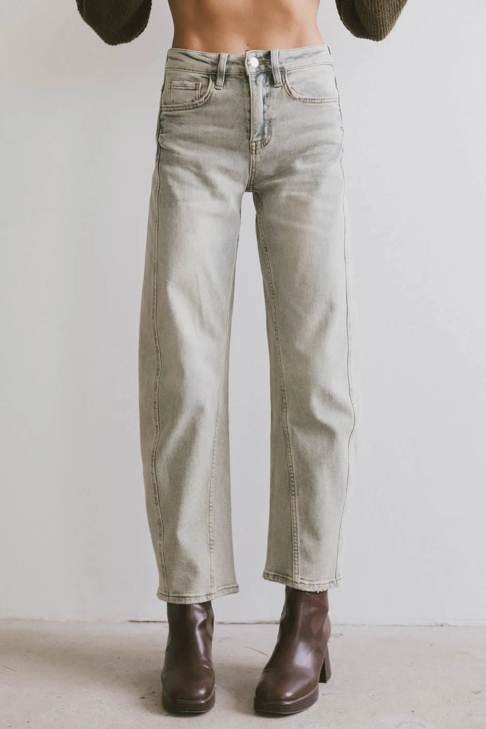 Barrel denim in medium wash