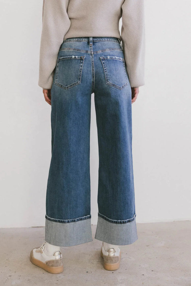 Two back pockets denim in medium wash