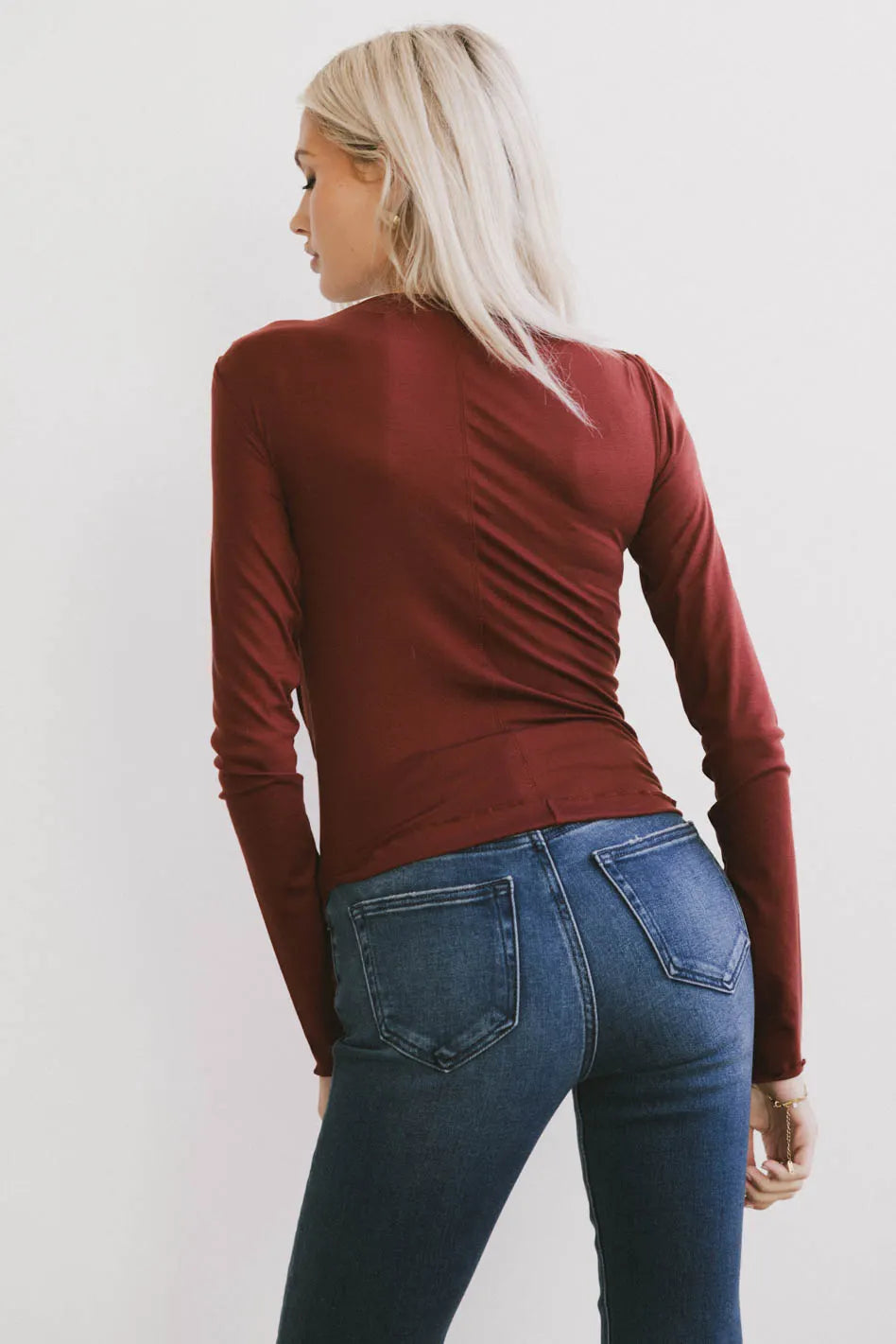 Plain color to in burgundy